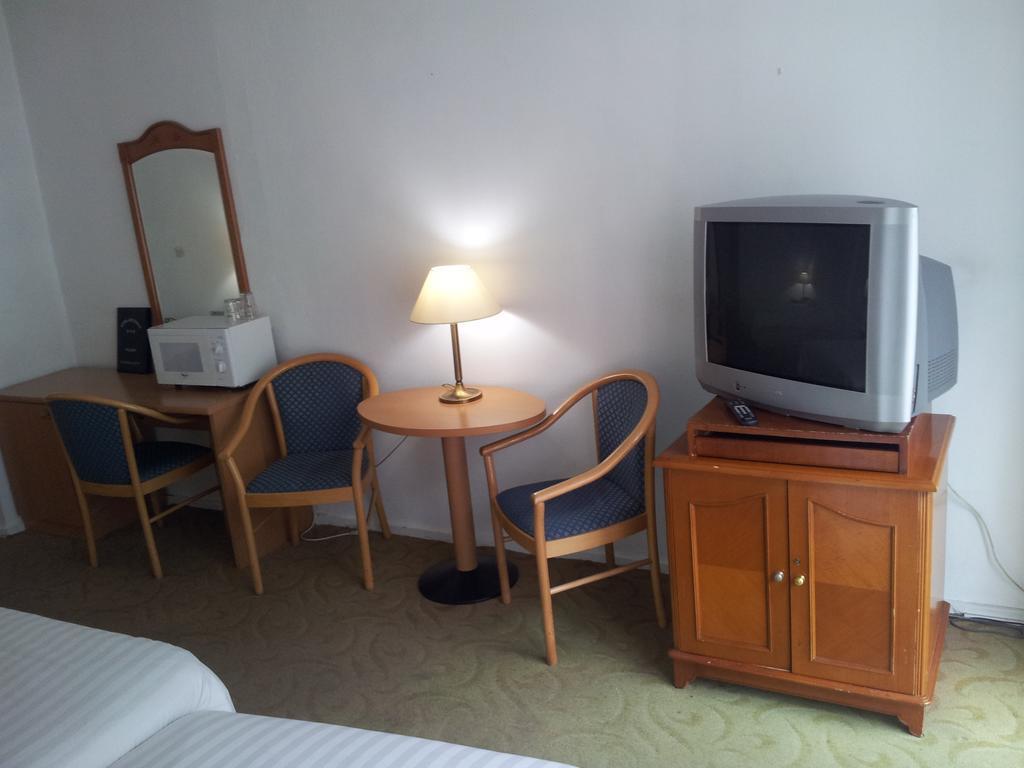 Hotel Keyserlei Anversa Esterno foto